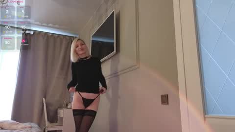Snapshot of alexa_novak chatting on October 5, 2:31 am Alexa online show from October 5, 2:31 am