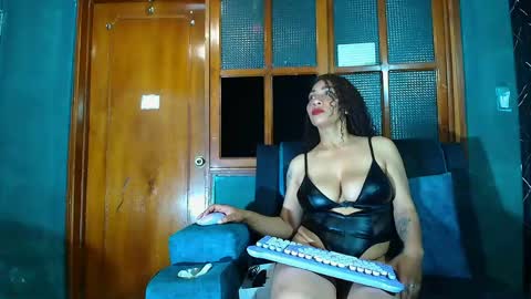 Alexa  y tom online show from May 6, 1:11 am
