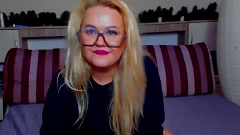 AlexaLaVibes online show from June 19, 10:32 am