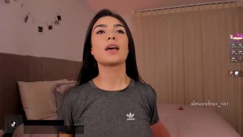 Alexandra Rodriguez online show from January 14, 1:02 am