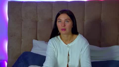 AlexandraBloom online show from September 25, 6:37 pm