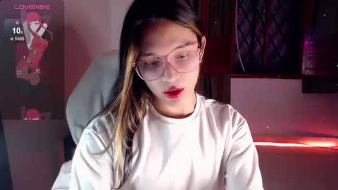 Snapshot of alexandre_chuad chatting on December 28, 12:47 am Alexa online show from December 28, 12:47 am
