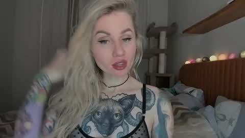 Snapshot of alexarush chatting on October 17, 5:28 pm alexarush online show from October 17, 5:28 pm