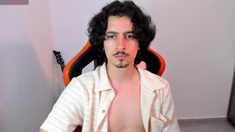 alexfloreszzz online show from May 12, 10:08 pm