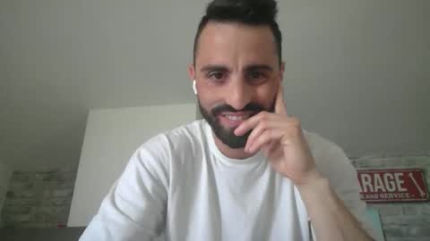 alexhot132 online show from April 10, 4:23 pm