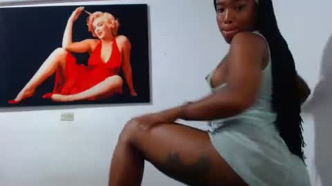 alexia_sinclaire24 online show from May 4, 12:06 am
