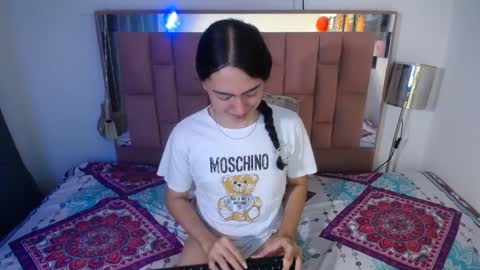 -- ALEXIS -- online show from September 25, 2:18 am