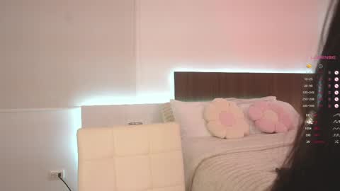     online show from April 2, 11:22 pm