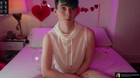 Snapshot of alfiegreenxxx chatting on February 15, 11:14 pm Alfie Green online show from February 15, 11:14 pm