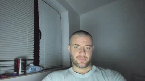 alfiesolomons87 online show from January 18, 7:37 pm