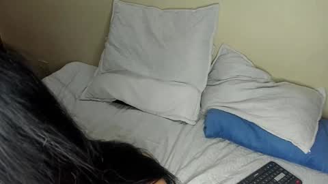 Manuela online show from November 11, 1:57 pm