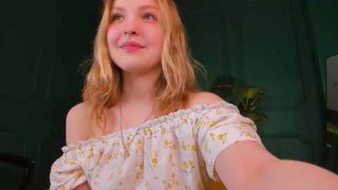 Alice  online show from February 15, 9:04 pm