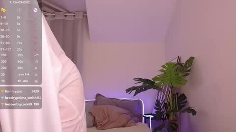 Alice  online show from March 1, 9:59 pm