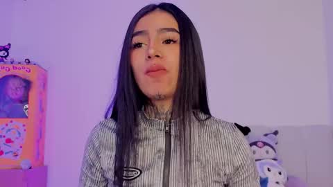 Alice  online show from October 18, 5:17 pm