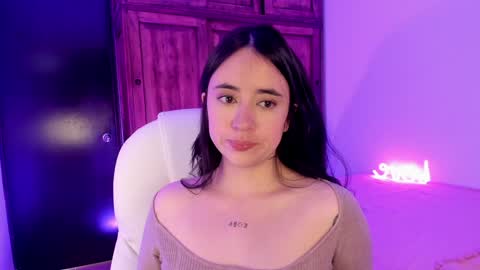 Snapshot of alicee_2 chatting on January 14, 8:37 pm Aliceee  ..   97YP9VWGZHrefnav wishlist lists 1 online show from January 14, 8:37 pm