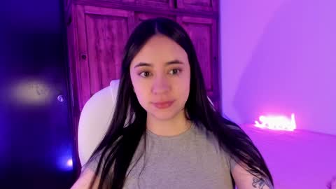 Snapshot of alicee_2 chatting on January 23, 10:11 am Aliceee  ..   97YP9VWGZHrefnav wishlist lists 1 online show from January 23, 10:11 am