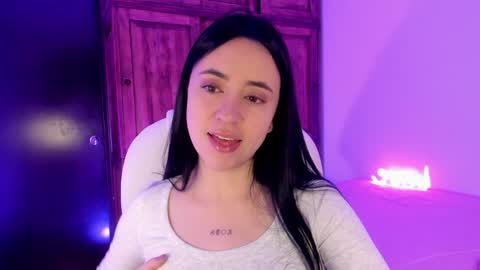 Snapshot of alicee_2 chatting on January 31, 4:59 pm Aliceee  ..   97YP9VWGZHrefnav wishlist lists 1 online show from January 31, 4:59 pm