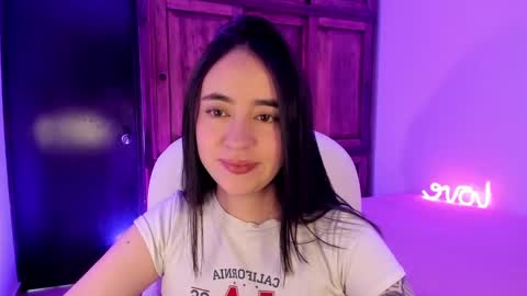 Snapshot of alicee_2 chatting on December 2, 7:11 pm Aliceee  ..   97YP9VWGZHrefnav wishlist lists 1 online show from December 2, 7:11 pm