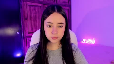 Snapshot of alicee_2 chatting on December 30, 6:05 pm Aliceee  ..   97YP9VWGZHrefnav wishlist lists 1 online show from December 30, 6:05 pm