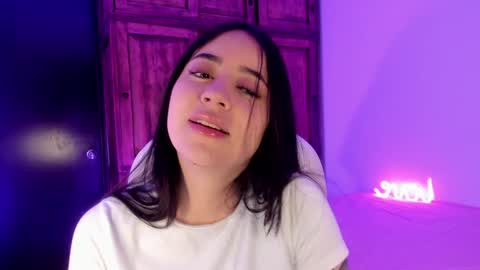 Snapshot of alicee_2 chatting on January 29, 6:07 pm Aliceee  ..   97YP9VWGZHrefnav wishlist lists 1 online show from January 29, 6:07 pm
