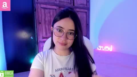 Snapshot of alicee_2 chatting on October 26, 12:06 pm Aliceee  ..   97YP9VWGZHrefnav wishlist lists 1 online show from October 26, 12:06 pm