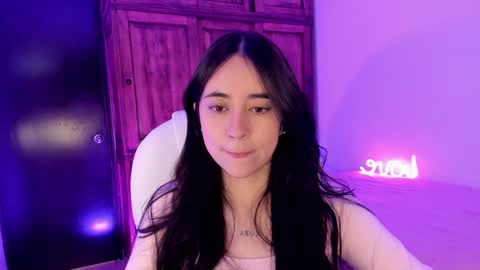 Snapshot of alicee_2 chatting on January 12, 9:08 pm Aliceee  ..   97YP9VWGZHrefnav wishlist lists 1 online show from January 12, 9:08 pm