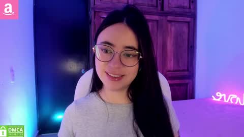 Snapshot of alicee_2 chatting on September 24, 1:18 pm Aliceee  ..   97YP9VWGZHrefnav wishlist lists 1 online show from September 24, 1:18 pm
