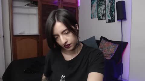 alicee_logan_ online show from October 19, 2:38 am