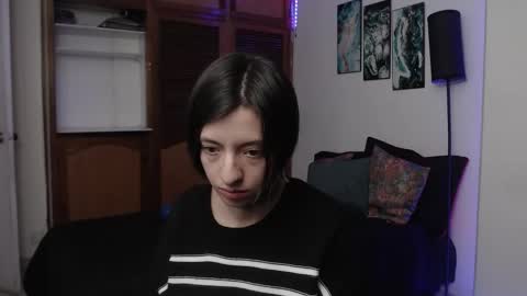 alicee_logan_ online show from October 13, 2:46 am