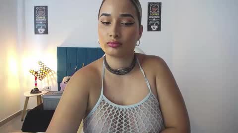 Alicia    1000 PM - 600 AM COLOMBIAN TIME online show from October 9, 9:20 pm