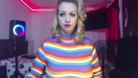 aliceesmiths online show from March 7, 6:33 pm