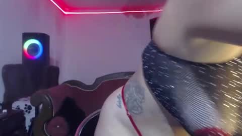 aliceesmiths online show from February 13, 6:26 pm