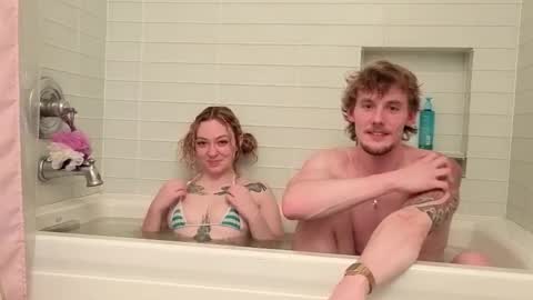 AliceInAceland online show from November 14, 4:14 am