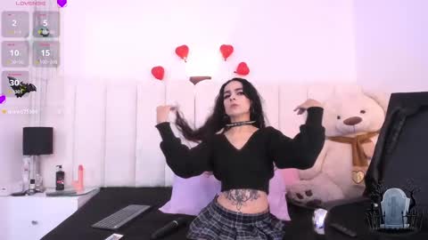 alicenoir_ online show from February 16, 12:54 pm