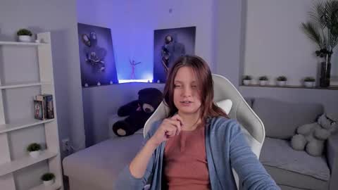 Snapshot of alicepill chatting on September 19, 2:16 am Alice online show from September 19, 2:16 am