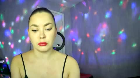 AlicexFresh online show from September 26, 11:40 am