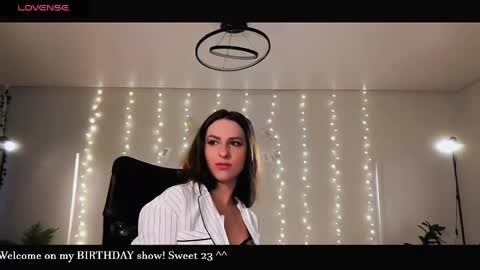 Alicia online show from April 26, 3:42 pm