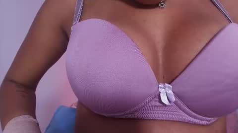 Alicia Kyse  online show from June 24, 3:35 am