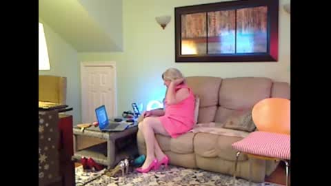 Alicia deHart  Help me reach 1000 Followers. Its FREE online show from March 20, 8:36 pm