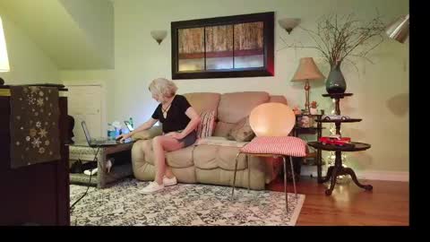 Alicia deHart  Help me reach 1000 Followers. Its FREE online show from April 9, 12:14 am