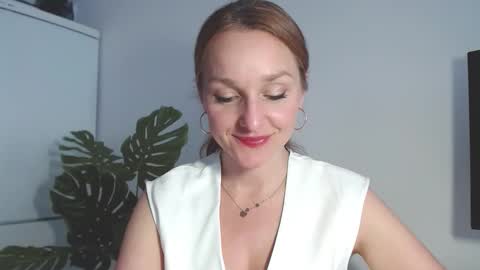 Alicia online show from March 23, 2:11 pm