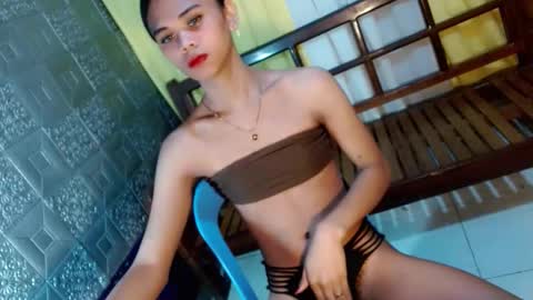 aliexagrey online show from April 3, 9:27 am