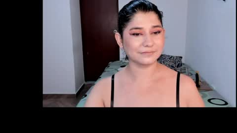 alinabozz1 online show from July 4, 5:11 am