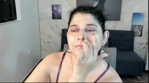 alinabozz1 online show from June 12, 5:17 am