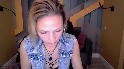 AlinaMoor online show from October 29, 6:59 am