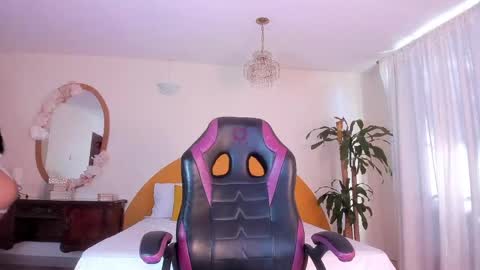 AlinaSimmons online show from May 13, 12:59 pm