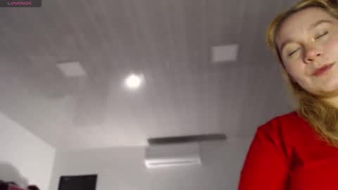 alisa_u online show from May 8, 11:43 pm