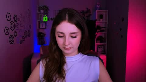 Alisa online show from June 4, 7:09 pm
