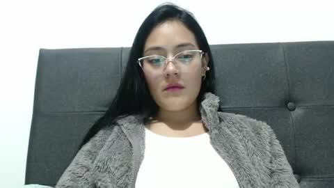alisha_9997 online show from May 25, 4:51 am