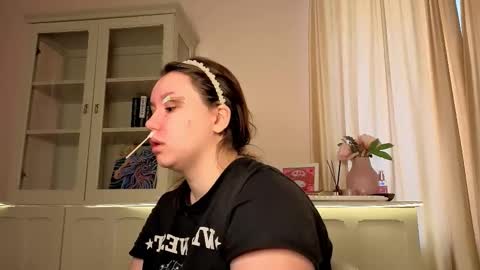 Alisia online show from March 22, 8:29 am